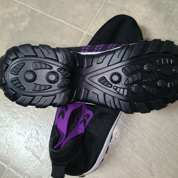 Walking shoes - Picture 7 of 8